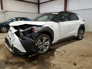 2023 Subaru Solterra Premium z VIN JTMABABA9PA024778, wystawiony jako Copart lot #72051413 z przebiegiem Nie podano mil oraz . Historia ofert i sprzedaży dostępna na DreamBid. Obrazek 1.