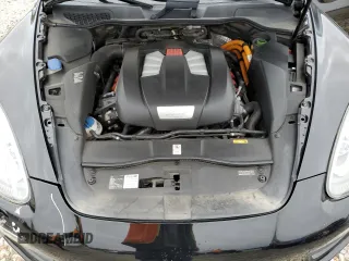 2012 Porsche Cayenne S Hybrid z VIN WP1AE2A26CLA93934, wystawiony jako Copart lot #45137525 z przebiegiem 128 231 mil mil oraz Szkoda całkowita • Salvage title. Historia ofert i sprzedaży dostępna na DreamBid. Obrazek 13.