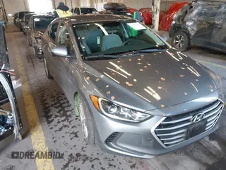2017 Hyundai Elantra SE z VIN KMHD84LFXHU395953, wystawiony jako IAAI lot #41057855 z przebiegiem 61 149 mil mil oraz . Historia ofert i sprzedaży dostępna na DreamBid. Obrazek 1.