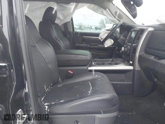 2016 Ram 1500 Sport z VIN 1C6RR7MT0GS192729, wystawiony jako IAAI lot #41404782 z przebiegiem 147 874 mil mil oraz . Historia ofert i sprzedaży dostępna na DreamBid. Obrazek 5.