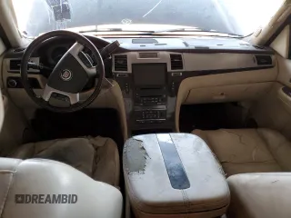 2007 Cadillac Escalade ESV с VIN 1GYFK66837R306839, выставлен на аукционе Copart как лот 57309435 с пробегом Не указан миль и Чистый • Clean title. История ставок и продаж доступна на DreamBid. Изображение 8.