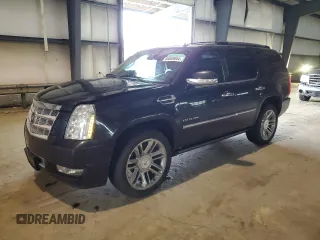 2011 Cadillac Escalade Platinum Edition z VIN 1GYS4DEF4BR388215, wystawiony jako Copart lot #84869844 z przebiegiem 62 101 mil mil oraz Szkoda całkowita • Salvage title. Historia ofert i sprzedaży dostępna na DreamBid. Obrazek 1.