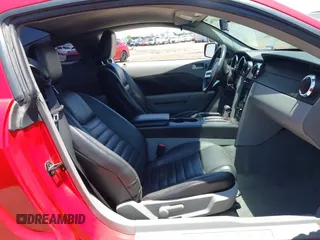 2008 Ford Mustang Deluxe z VIN 1ZVHT80N285196572, wystawiony jako IAAI lot #42457986 z przebiegiem 201 327 mil mil oraz . Historia ofert i sprzedaży dostępna na DreamBid. Obrazek 5.