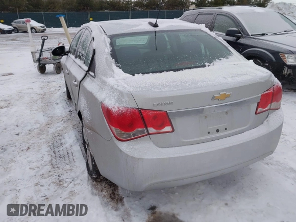 2015 Chevrolet Cruze LS z VIN 1G1PA5SH6F7240786, wystawiony jako IAAI lot #41614478 z przebiegiem 103 978 mil mil oraz . Historia ofert i sprzedaży dostępna na DreamBid. Obrazek 3.
