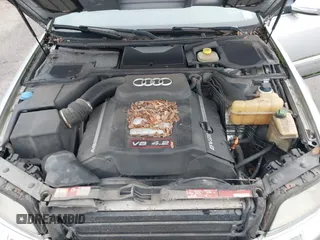 2001 Audi S8 z VIN WAUGU54D81N012542, wystawiony jako IAAI lot #41120533 z przebiegiem 216 617 mil mil oraz . Historia ofert i sprzedaży dostępna na DreamBid. Obrazek 10.