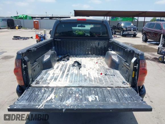 2013 Toyota Tacoma z VIN 5TFNX4CN9DX029994, wystawiony jako IAAI lot #42417441 z przebiegiem 241 775 mil mil oraz . Historia ofert i sprzedaży dostępna na DreamBid. Obrazek 8.