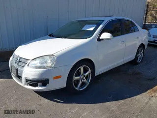 2010 Volkswagen Jetta Sedan Limited with VIN 3VWRZ7AJ0AM048803, listed as a IAAI auction lot 41392696 with 224,964 mi miles. Bid and sale history available at carsss.com. Image 2.
