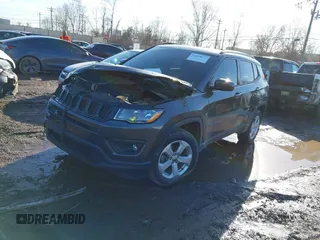 2019 Jeep Compass Latitude with VIN 3C4NJDBB4KT597331, listed as a IAAI auction lot 41664673 with 98,042 mi miles. Bid and sale history available at carsss.com. Image 17.