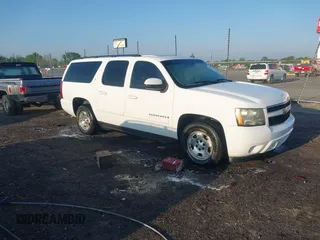 2007 Chevrolet Suburban LTZ with VIN 3GNFC16087G271075, listed as a IAAI auction lot 42010391 with 217,223 mi miles and . Bid and sale history available at DreamBid. Image 1.