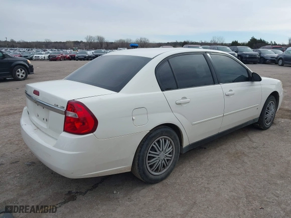 2007 Chevrolet Malibu LS w/2FL with VIN 1G1ZS58N77F185663, listed as a IAAI auction lot 41733120 with 193,487 mi miles. Bid and sale history available at carsss.com. Image 4.