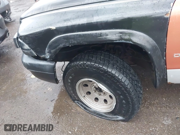 2002 Dodge Dakota z VIN 1B7GG32X22S634407, wystawiony jako IAAI lot #41891953 z przebiegiem 222 595 mil mil oraz . Historia ofert i sprzedaży dostępna na DreamBid. Obrazek 18.