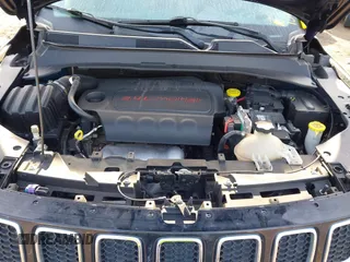 2018 Jeep Compass Altitude with VIN 3C4NJDBB5JT442950, listed as a IAAI auction lot 41989701 with 103,221 mi miles and . Bid and sale history available at carsss.com. Image 10.
