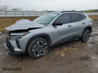 2025 Chevrolet Trax 2RS with VIN KL77LJEP1SC005739, listed as a Copart auction lot 88819335 with 5,800 mi miles and Salvage Title. Bid and sale history available at carsss.com. Image 1.