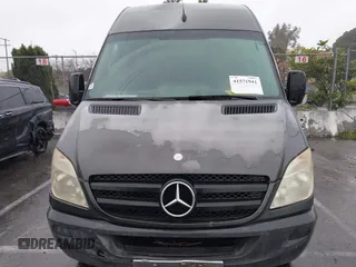 2011 Mercedes-Benz Sprinter Passenger with VIN WDZPE8CC2B5571810, listed as a IAAI auction lot 41571941 with 298,032 mi miles. Bid and sale history available at carsss.com. Image 12.