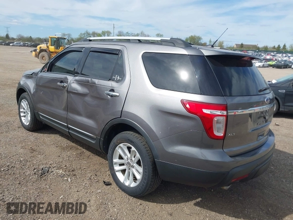 2011 Ford Explorer XLT z VIN 1FMHK8D86BGA56011, wystawiony jako IAAI lot #42134788 z przebiegiem 114 652 mil mil oraz . Historia ofert i sprzedaży dostępna na DreamBid. Obrazek 3.