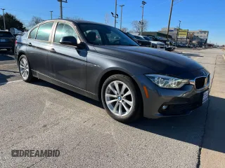 2018 BMW 3 Series 320i xDrive with VIN WBA8E5G54JNU47709, listed as a Copart auction lot 87876775 with 40,647 mi miles and Clean Title. Bid and sale history available at carsss.com. Image 1.