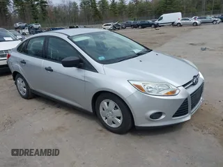 2013 Ford Focus S with VIN 1FADP3E24DL198181, listed as a IAAI auction lot 42052414 with 162,432 mi miles. Bid and sale history available at carsss.com. Image 1.