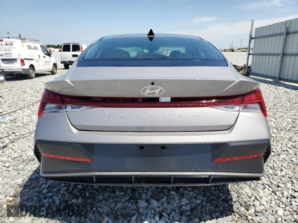 2025 Hyundai Elantra SEL Convenience with VIN KMHLS4DG9SU943131, listed as a Copart auction lot 54518735 with 876 mi miles and Non Repairable. Bid and sale history available at DreamBid. Image 6.