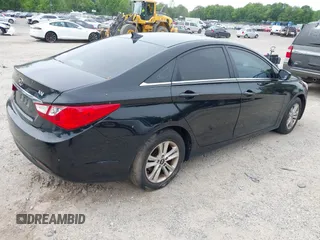 2011 Hyundai Sonata GLS z VIN 5NPEB4ACXBH270682, wystawiony jako IAAI lot #42342059 z przebiegiem 176 713 mil mil oraz . Historia ofert i sprzedaży dostępna na DreamBid. Obrazek 4.