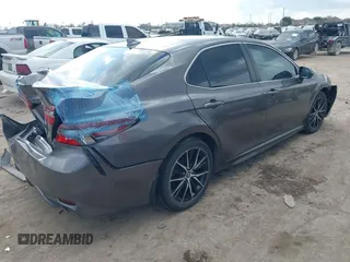 2022 Toyota Camry SE with VIN 4T1G11AKXNU659247, listed as a IAAI auction lot 41517969 with 58,180 mi miles. Bid and sale history available at carsss.com. Image 4.