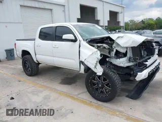 2017 Toyota Tacoma SR with VIN 5TFAX5GN7HX093195, listed as a IAAI auction lot 41860071 with 152,925 mi miles. Bid and sale history available at carsss.com. Image 1.