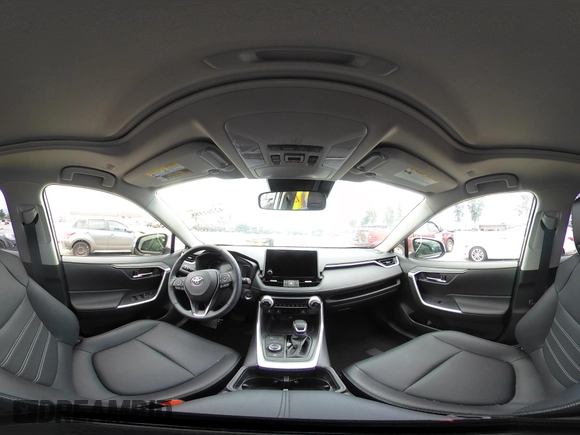 2025 Toyota RAV4 Hybrid XLE Premium z VIN JTMB6RFV5SD157761, wystawiony jako IAAI lot #42261188 z przebiegiem 3 586 mil mil oraz . Historia ofert i sprzedaży dostępna na DreamBid. Obrazek 20.