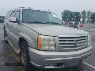 2005 Cadillac Escalade ESV z VIN 3GYFK66NX5G147854, wystawiony jako IAAI lot #42375952 z przebiegiem Nie podano mil oraz . Historia ofert i sprzedaży dostępna na DreamBid. Obrazek 1.