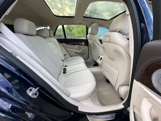 2019 Mercedes-Benz E 450 with VIN WDDZH6JB9KA591631, listed as a Copart auction lot 56421825 with 158,139 mi miles and Clean Title. Bid and sale history available at DreamBid. Image 6.