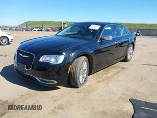 2019 Chrysler 300 Limited with VIN 2C3CCAKG8KH610865, listed as a IAAI auction lot 41668294 with 121,656 mi miles. Bid and sale history available at carsss.com. Image 17.