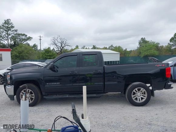 2018 Chevrolet Silverado 1500 LT with VIN 1GCVKREH8JZ164984, listed as a IAAI auction lot 41960911 with 83,198 mi miles. Bid and sale history available at carsss.com. Image 15.
