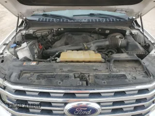 2018 Ford Expedition XLT z VIN 1FMJU1HT0JEA63693, wystawiony jako Copart lot #45327895 z przebiegiem 111 548 mil mil oraz Szkoda całkowita • Salvage title. Historia ofert i sprzedaży dostępna na DreamBid. Obrazek 13.