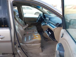 2005 Honda Odyssey EX-L with VIN 5FNRL38735B015831, listed as a IAAI auction lot 41730710 with 295,586 mi miles. Bid and sale history available at carsss.com. Image 5.