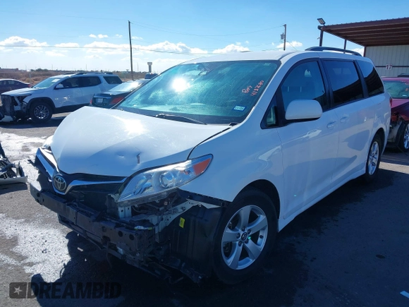 2018 Toyota Sienna LE Auto Access Seat with VIN 5TDKZ3DC9JS962977, listed as a IAAI auction lot 41312680 with 107,538 mi miles. Bid and sale history available at carsss.com. Image 2.
