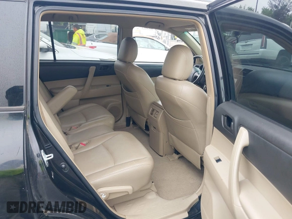 2008 Toyota Highlander z VIN JTEES41A482042939, wystawiony jako IAAI lot #42523005 z przebiegiem 271 113 mil mil oraz . Historia ofert i sprzedaży dostępna na DreamBid. Obrazek 8.