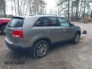 2011 Kia Sorento EX with VIN 5XYKU3A17BG103340, listed as a IAAI auction lot 41944274 with 195,927 mi miles. Bid and sale history available at carsss.com. Image 4.