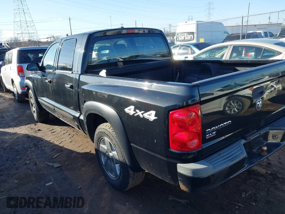 2006 Dodge Dakota SLT z VIN 1D7HW48K66S632826, wystawiony jako IAAI lot #41635407 z przebiegiem 208 046 mil mil oraz . Historia ofert i sprzedaży dostępna na DreamBid. Obrazek 3.