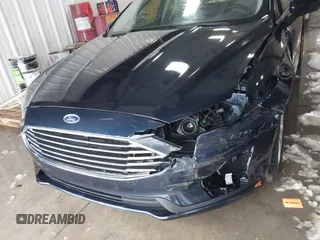 2020 Ford Fusion SE with VIN 3FA6P0HD0LR111817, listed as a IAAI auction lot 41542207 with 59,718 mi miles. Bid and sale history available at carsss.com. Image 17.
