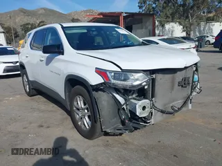 2019 Chevrolet Traverse LS z VIN 1GNERFKW5KJ201638, wystawiony jako IAAI lot #41688463 z przebiegiem 66 378 mil mil oraz . Historia ofert i sprzedaży dostępna na DreamBid. Obrazek 1.