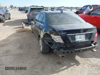 2012 Mercedes-Benz C 300 Sport с VIN WDDGF8BB0CR194061, выставлен на аукционе IAAI как лот 42309322 с пробегом 100 508 миль миль и . История ставок и продаж доступна на DreamBid. Изображение 3.