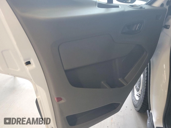 2023 Ford Transit Cargo с VIN 1FTBR1X89PKA75830, выставлен на аукционе IAAI как лот 42907933 с пробегом 17 668 миль миль и . История ставок и продаж доступна на DreamBid. Изображение 18.