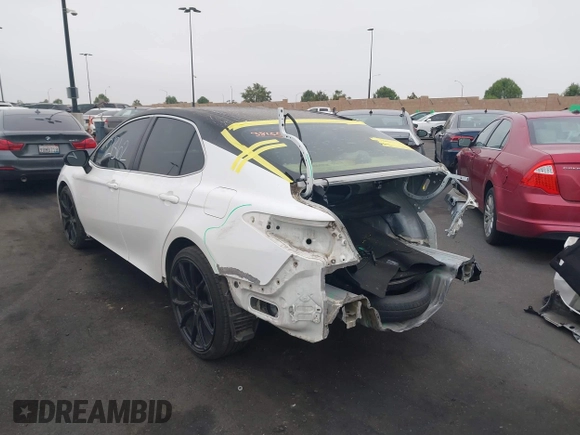 2018 Toyota Camry LE z VIN 4T1B11HK7JU111555, wystawiony jako IAAI lot #42421362 z przebiegiem 102 404 mil mil oraz . Historia ofert i sprzedaży dostępna na DreamBid. Obrazek 15.