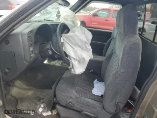2000 Chevrolet S-10 LS with VIN 1GCCS14W9Y8130139, listed as a Copart auction lot 48936205 with 0 mi miles and Salvage Title. Bid and sale history available at carsss.com. Image 7.