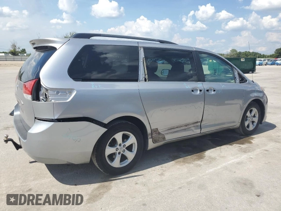 2012 Toyota Sienna LE AAS z VIN 5TDKK3DC7CS238373, wystawiony jako Copart lot #61186245 z przebiegiem 200 950 mil mil oraz Szkoda całkowita • Salvage title. Historia ofert i sprzedaży dostępna na DreamBid. Obrazek 3.