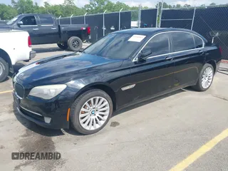 2011 BMW 7 Series 750Li xDrive z VIN WBAKC8C54BC431851, wystawiony jako IAAI lot #42216519 z przebiegiem 106 022 mil mil oraz . Historia ofert i sprzedaży dostępna na DreamBid. Obrazek 2.