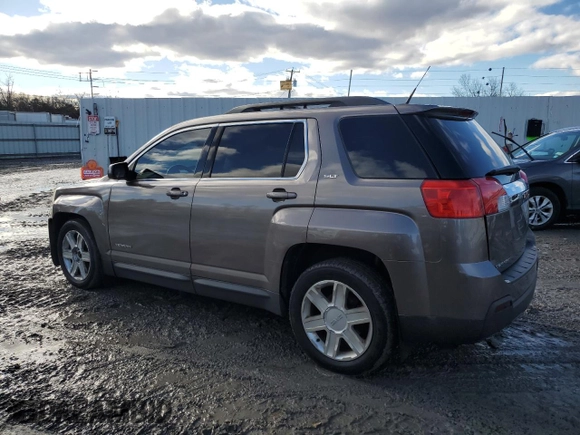 2010 GMC Terrain SLT-1 z VIN 2CTFLGEW8A6362310, wystawiony jako Copart lot #86506714 z przebiegiem 148 245 mil mil oraz Szkoda całkowita • Salvage title. Historia ofert i sprzedaży dostępna na DreamBid. Obrazek 2.
