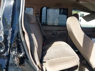 2000 Ford Explorer XLS z VIN 1FMZU62X1YZB46614, wystawiony jako IAAI lot #40636991 z przebiegiem Nie podano mil oraz . Historia ofert i sprzedaży dostępna na DreamBid. Obrazek 8.