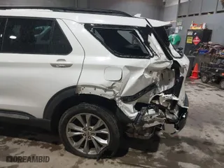 2020 Ford Explorer XLT with VIN 1FMSK8DH0LGC72332, listed as a IAAI auction lot 41298896 with 49,361 mi miles. Bid and sale history available at carsss.com. Image 6.