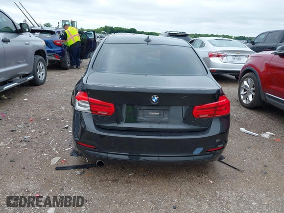 2018 BMW 3 Series 320i z VIN WBA8E1G53JNU91774, wystawiony jako IAAI lot #42189798 z przebiegiem 147 043 mil mil oraz . Historia ofert i sprzedaży dostępna na DreamBid. Obrazek 15.