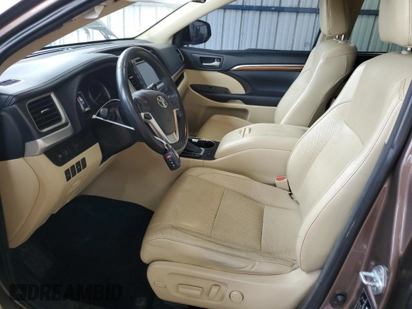 2017 Toyota Highlander Limited z VIN 5TDDZRFH7HS378768, wystawiony jako Copart lot #60698855 z przebiegiem 129 462 mil mil oraz Czysty tytuł • Clean title. Historia ofert i sprzedaży dostępna na DreamBid. Obrazek 7.
