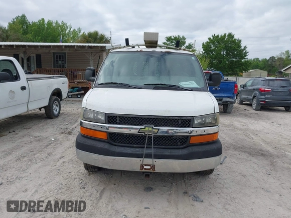 2008 Chevrolet City Express Cargo z VIN 1GCGG256481189714, wystawiony jako IAAI lot #42088663 z przebiegiem 181 103 mil mil oraz . Historia ofert i sprzedaży dostępna na DreamBid. Obrazek 6.